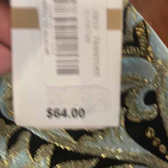 Brand-new with the tech girls dress size 12 brocade fabric with black lining. - Picture 9 of 9